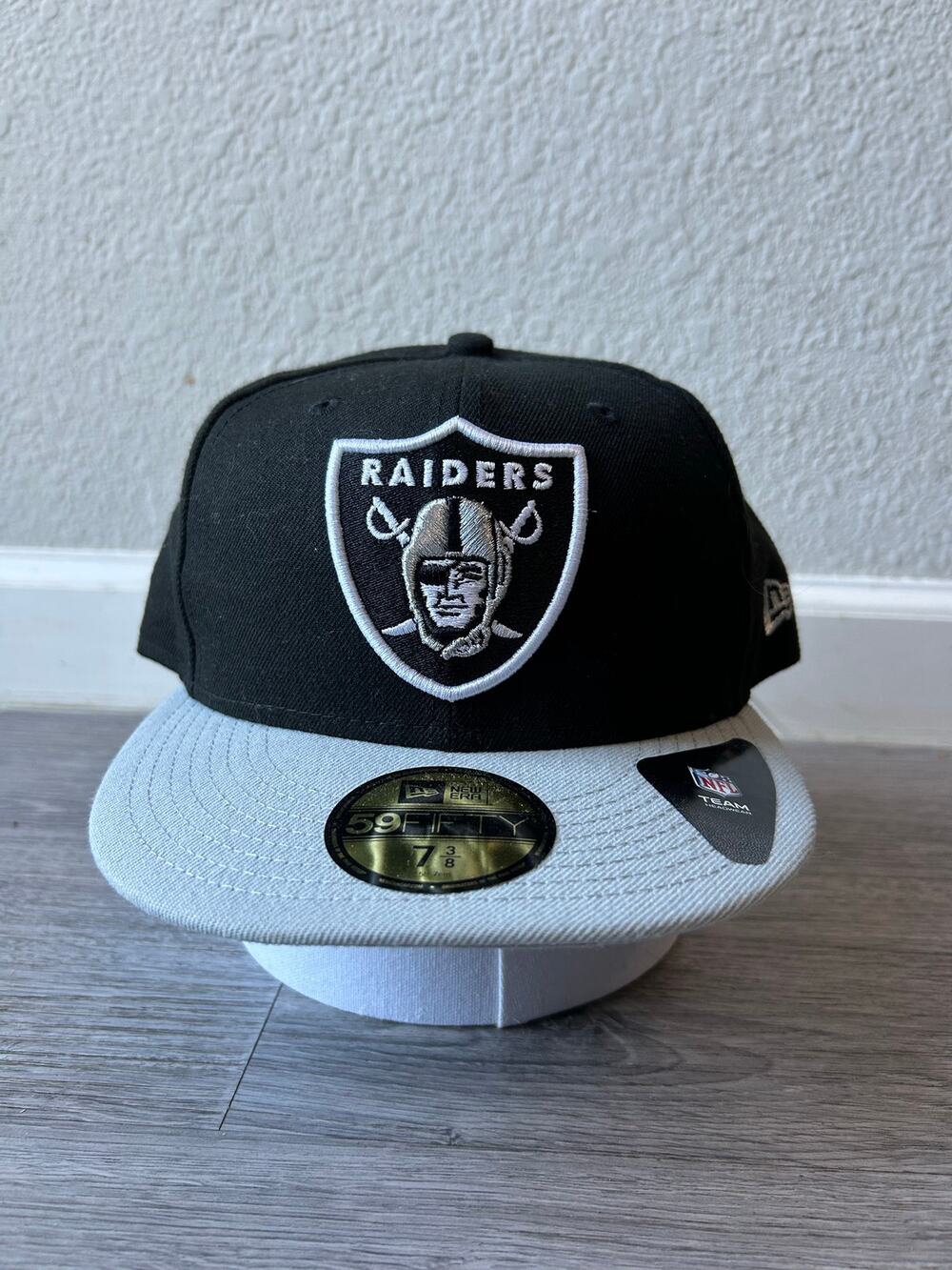 New Era 59FIFTY Oakland Las Vegas Raiders Fitted Hat 7 3/8 Black Grey Brim NWT
